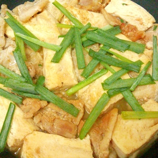 木綿豆腐と豚バラ肉で♪ニラ香る♪おつまみ肉豆腐